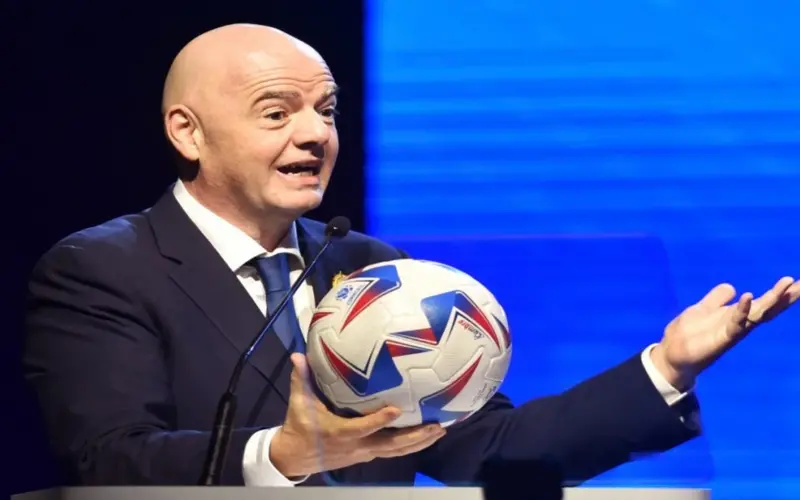 خافيير تيباس يفتح النار على فيفا بسبب التغييرات الجديدة في كأس العالم